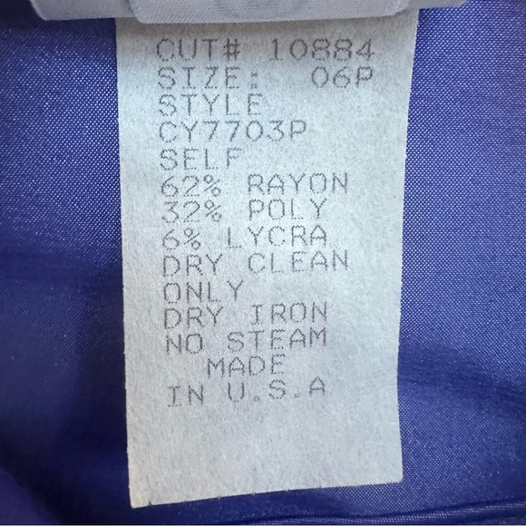 Vintage Tadashi Petite Shirred Sleeveless Top - Picture 4 of 5